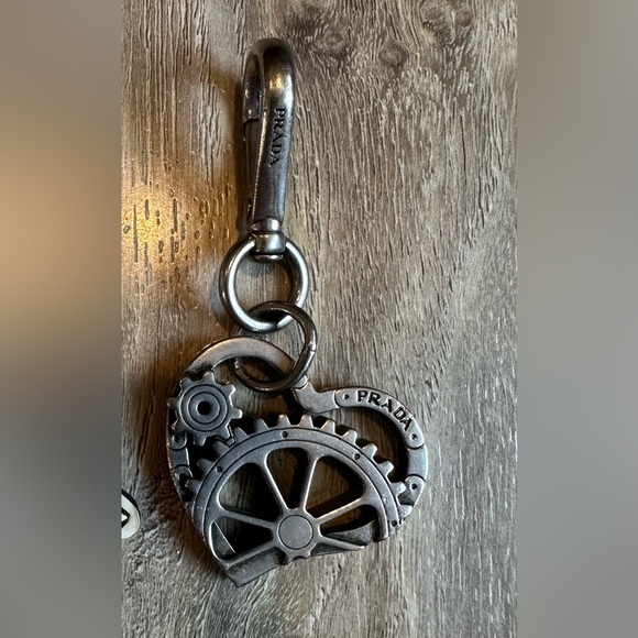 ✨ PRADA HEART KEYCHAIN ✨ - Picture 5 of 6